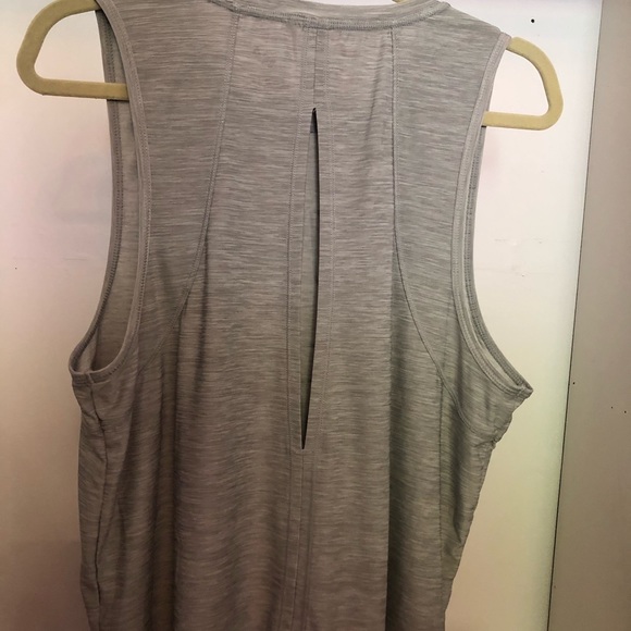 Reebok workout top - Picture 2 of 2